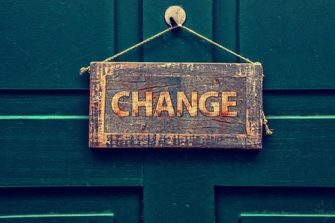 Hétvégi nyitva tartás változás!